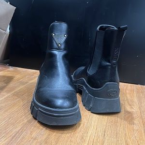 Guess Slip on leather Boots